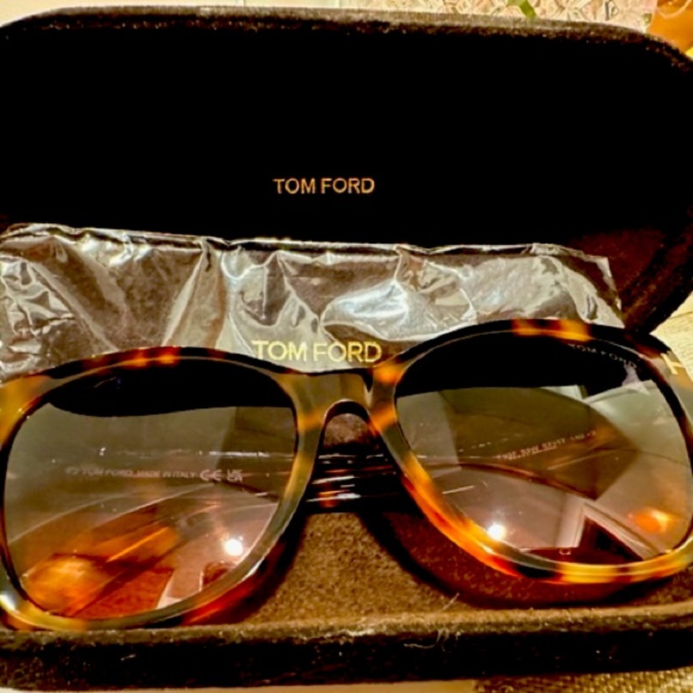 Tom Ford brand new stylish sunglasses